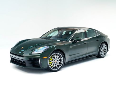 New 2026 Porsche Panamera 4 image 1