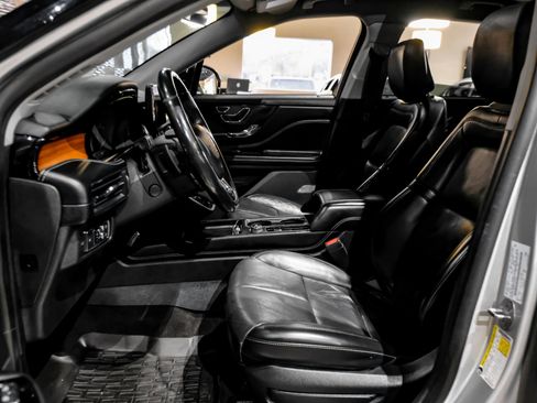 Used 2020 Lincoln Corsair Reserve w/ Equipment Group 201A image 4