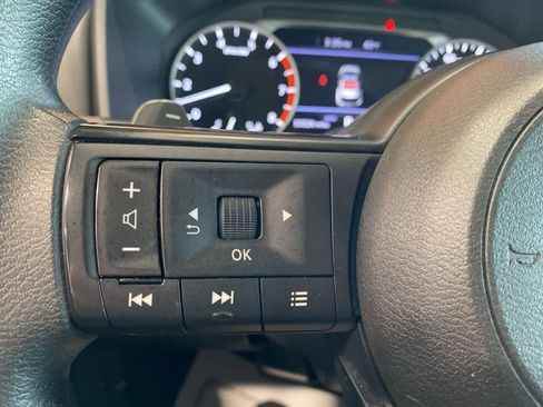 Used 2023 Nissan Rogue S image 20