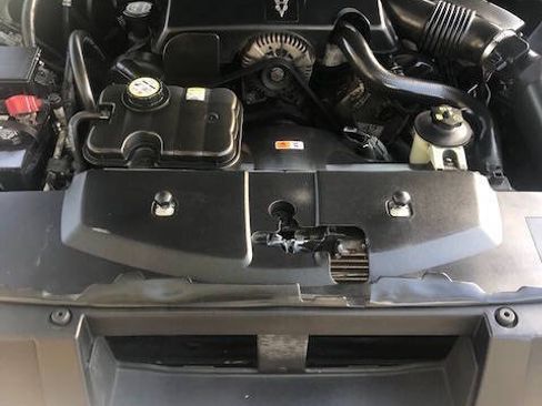 Used 2003 Lincoln Town Car Executive RWD image 12