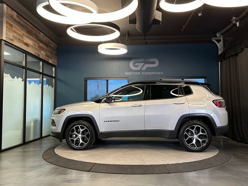 Used 2024 Jeep Compass Limited AWD/4WD image 6