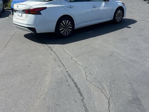 Used 2025 Nissan Altima 2.5 SV FWD image 6