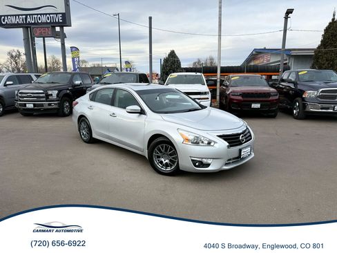 Used 2013 Nissan Altima 3.5 SV w/ Navigation Pkg FWD image 1