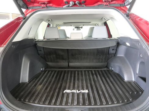 Used 2022 Toyota RAV4 XLE Premium AWD/4WD image 27