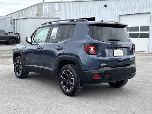 Used 2023 Jeep Renegade Trailhawk image 5