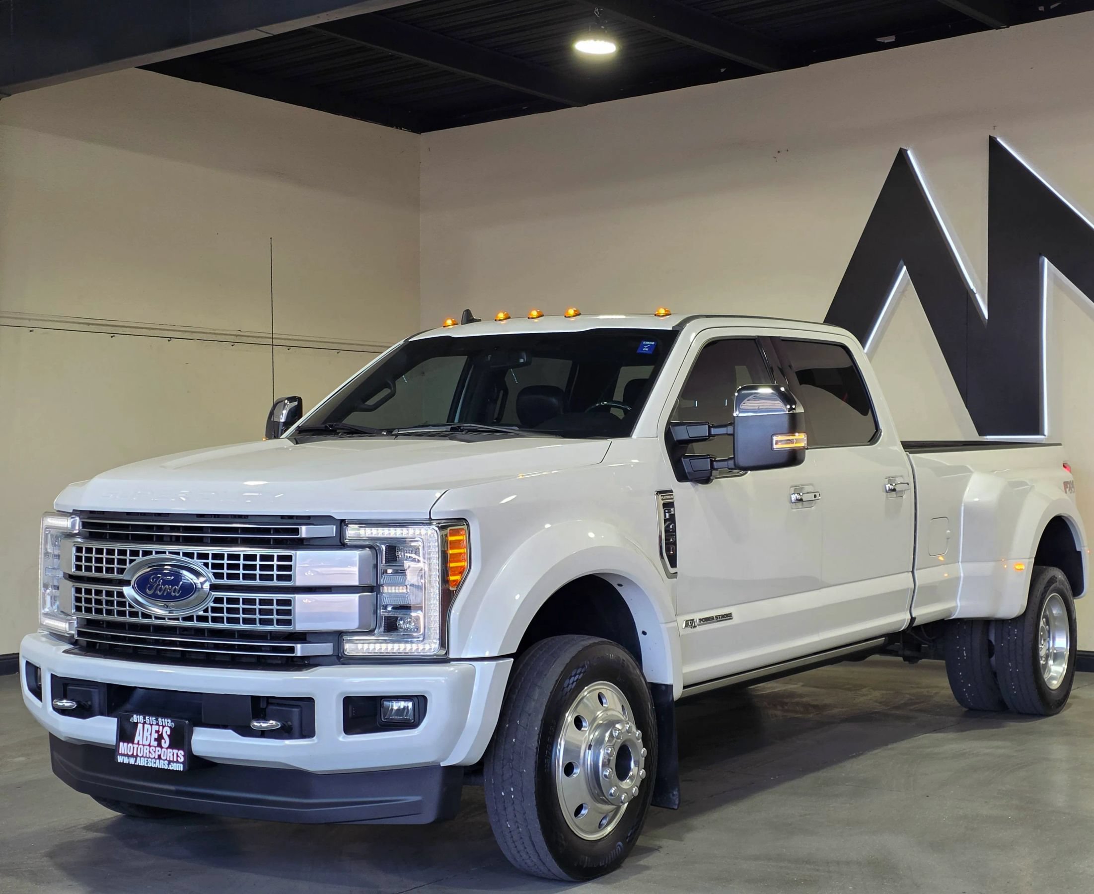Used 2019 Ford F450 Platinum w/ Platinum Ultimate Package AWD/4WD image 1