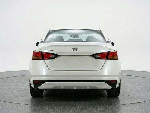 Used 2025 Nissan Altima 2.5 SV image 7