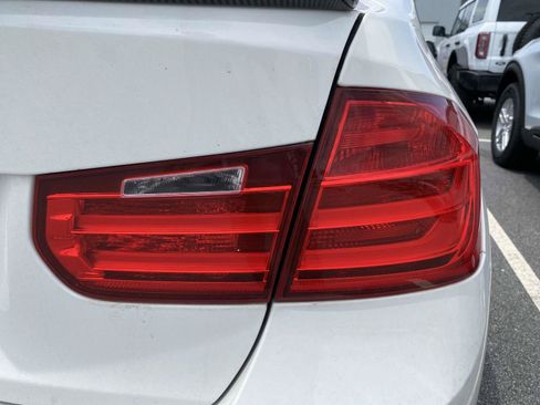 Used 2015 BMW 320i Sedan RWD image 10
