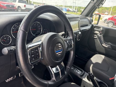 Used 2017 Jeep Wrangler Unlimited Sport w/ Quick Order Package 24S AWD/4WD image 9