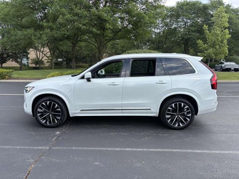 New 2026 Volvo XC90 T8 Plus w/ Protection Package Premier image 4