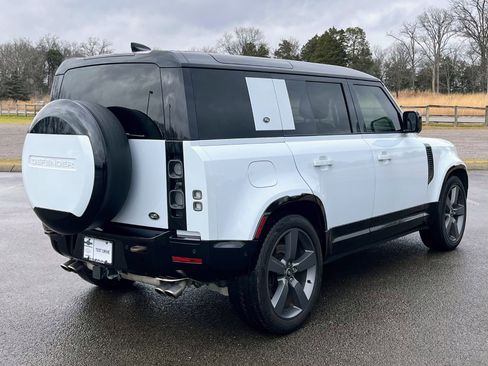 Used 2023 Land Rover Defender 110 image 3
