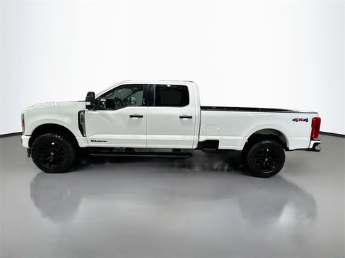 Used 2024 Ford F350 XLT image 10