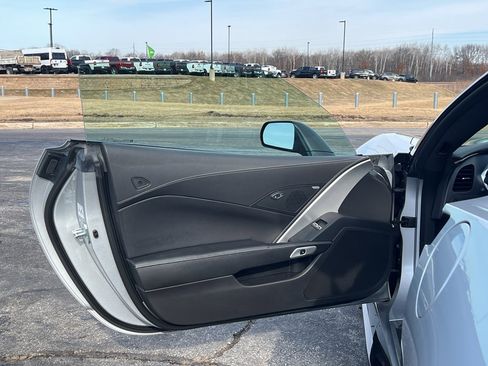 Used 2014 Chevrolet Corvette Stingray Coupe w/ Battery Protection Package image 11