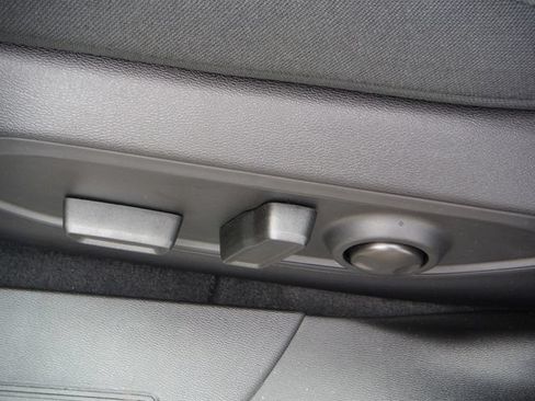 New 2026 Jeep Cherokee Laredo AWD/4WD image 18