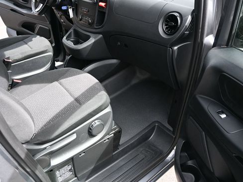 Used 2023 Mercedes-Benz Metris image 18