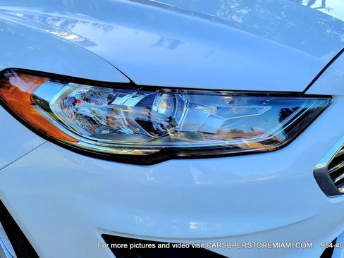 Used 2020 Ford Fusion SE image 47