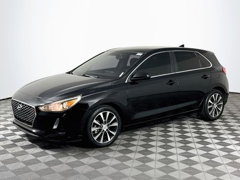 Used 2018 Hyundai Elantra GT FWD image 4
