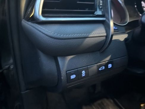 Used 2018 Toyota Camry SE w/ Moonroof Package FWD image 21