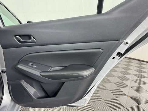 Used 2025 Nissan Altima 2.5 SV FWD image 31