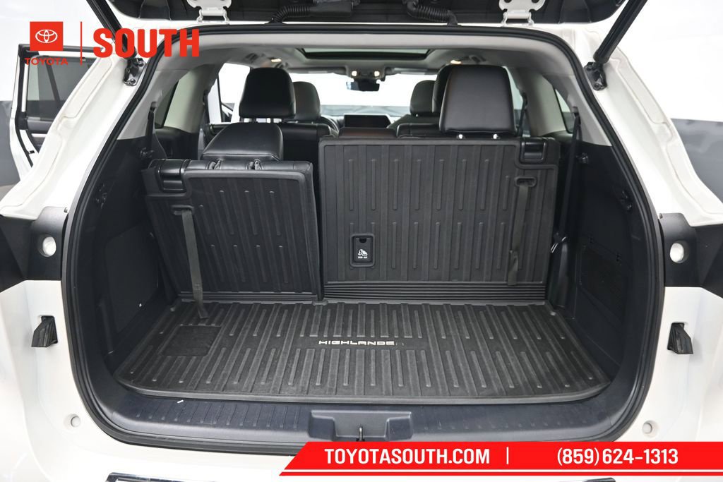 Used 2021 Toyota Highlander Platinum AWD/4WD image 31