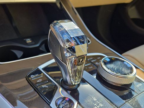 Used 2022 BMW X5 xDrive40i w/ M Sport Package image 15