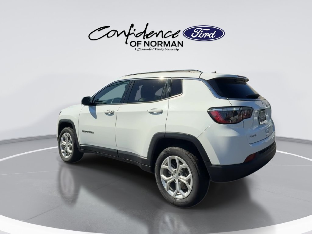 Used 2024 Jeep Compass Latitude AWD/4WD image 7