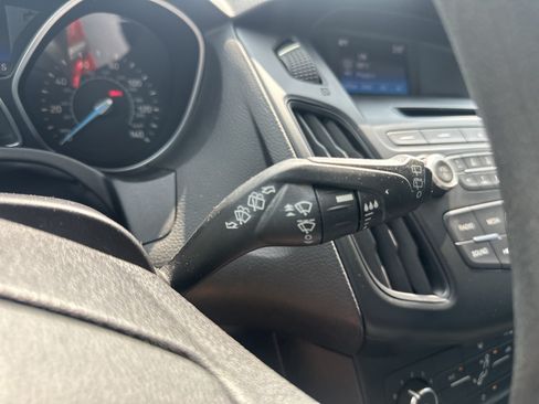 Used 2015 Ford Focus SE FWD image 23