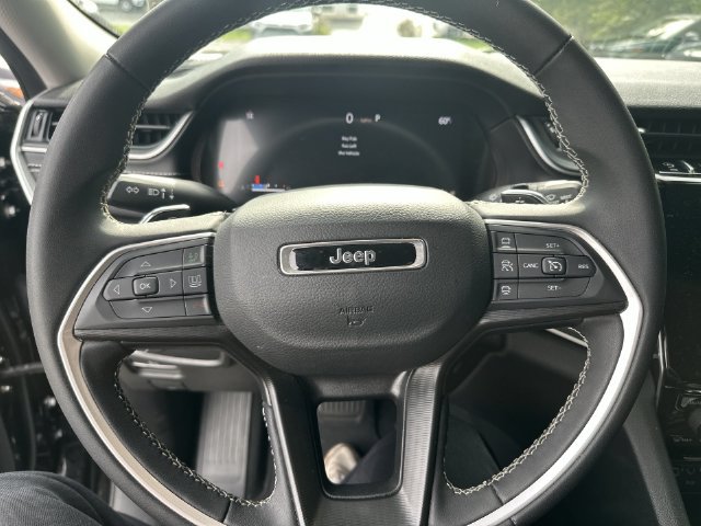 Used 2023 Jeep Grand Cherokee L Laredo AWD/4WD image 20