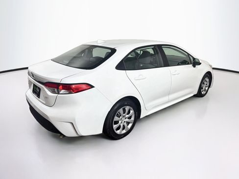 Used 2025 Toyota Corolla LE FWD image 9