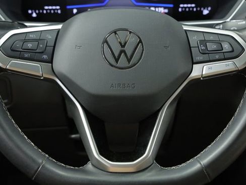 Used 2024 Volkswagen Tiguan SE image 13