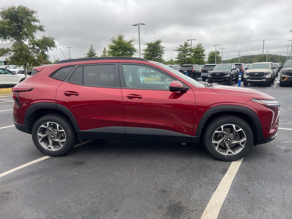 Used 2024 Chevrolet Trax LT FWD image 5