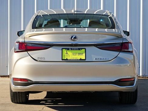 Used 2020 Lexus ES 300h w/ Premium Package image 10