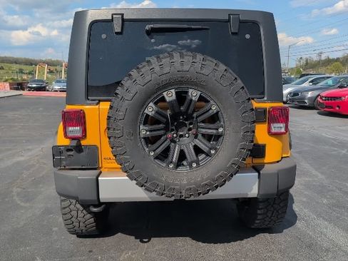 Used 2013 Jeep Wrangler Unlimited Sahara w/ Dual Top Group AWD/4WD image 7