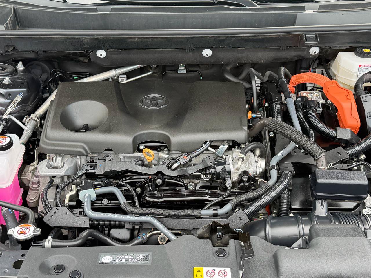 Used 2025 Toyota RAV4 XLE AWD/4WD image 35