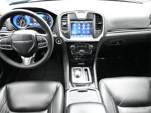 Used 2023 Chrysler 300 Touring L image 19