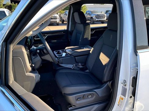 New 2026 GMC Sierra 2500 SLE w/ SLE Value Package; AWD/4WD image 9