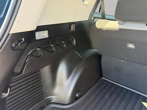 Used 2017 Toyota RAV4 XLE w/ Plus Extra Value Package image 28