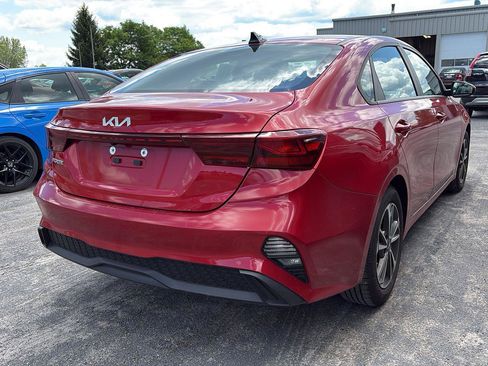 Used 2023 Kia Forte LXS FWD image 3