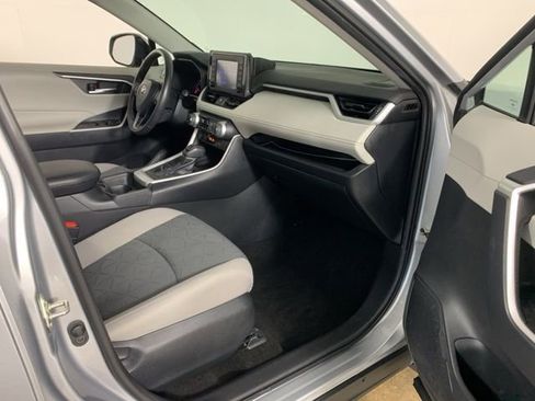 Used 2019 Toyota RAV4 XLE w/ Convenience Package image 38