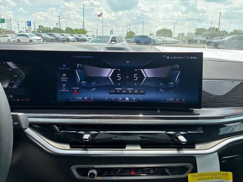 New 2026 BMW X7 M60i AWD/4WD image 16