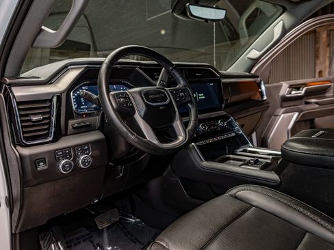 Used 2025 GMC Sierra 3500 Denali w/ Denali Reserve Package image 16