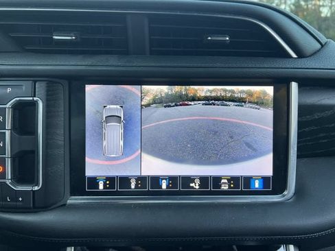 Used 2021 GMC Yukon Denali w/ Denali Premium Package AWD/4WD image 29