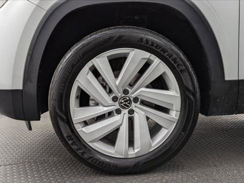 Used 2023 Volkswagen Atlas Cross Sport SE image 31