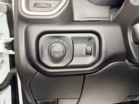 Used 2025 RAM 2500 Big Horn AWD/4WD image 5