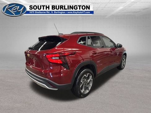 Used 2025 Chevrolet Trax LT w/ Driver Confidence Package FWD image 7