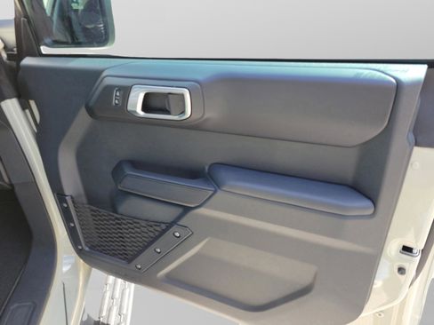 New 2025 Ford Bronco Outer Banks image 6