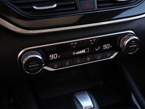 Certified 2025 Nissan Altima 2.5 SR w/ SR Premium Package image 18