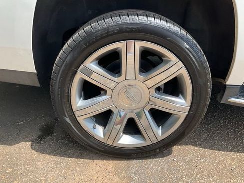 Used 2020 Cadillac Escalade ESV Premium Luxury AWD/4WD image 27