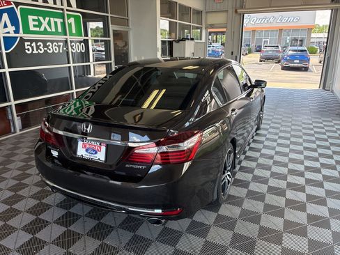 Used 2017 Honda Accord Sport image 6