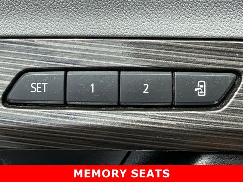 Used 2024 GMC Terrain SLT w/ Infotainment Package II AWD/4WD image 16